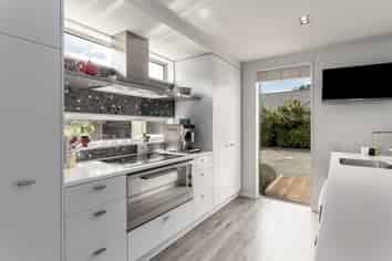F/97 Englefield Road , Northwood