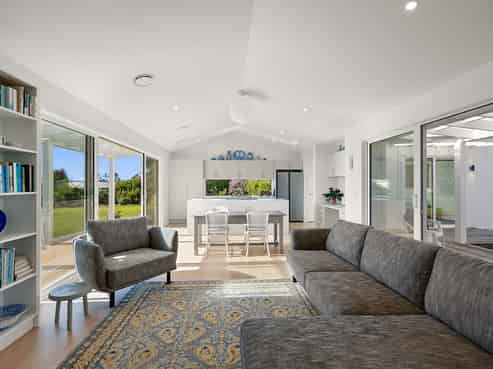 130 Cross Road, Lepperton