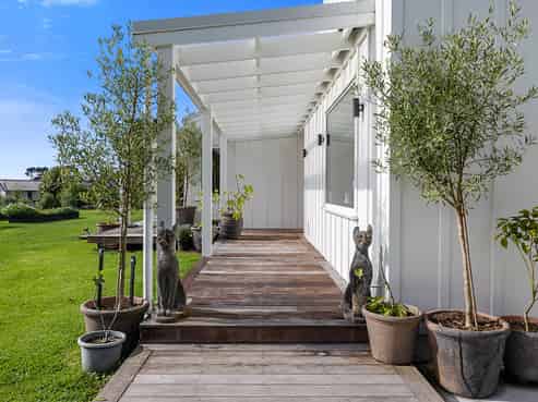 130 Cross Road, Lepperton