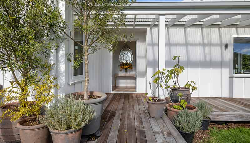 130 Cross Road, Lepperton