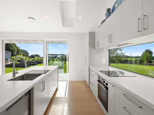 130 Cross Road, Lepperton