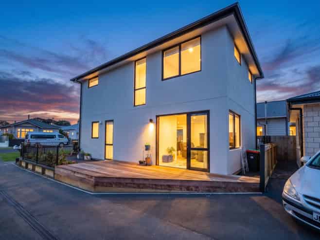 10A Crest Street, TAINUI