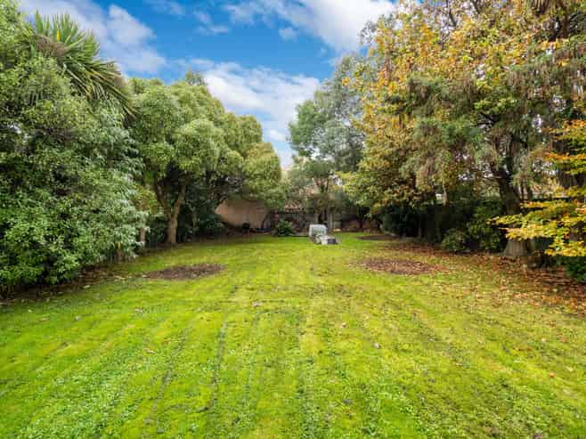 210  Bay View Road, SOUTH DUNEDIN