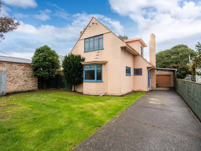 210  Bay View Road, SOUTH DUNEDIN