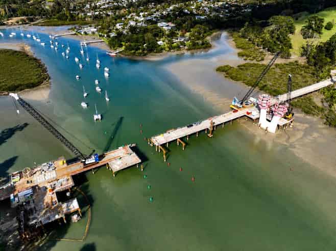 1366 Whangaparaoa Road, Army Bay