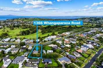 1366 Whangaparaoa Road, Army Bay