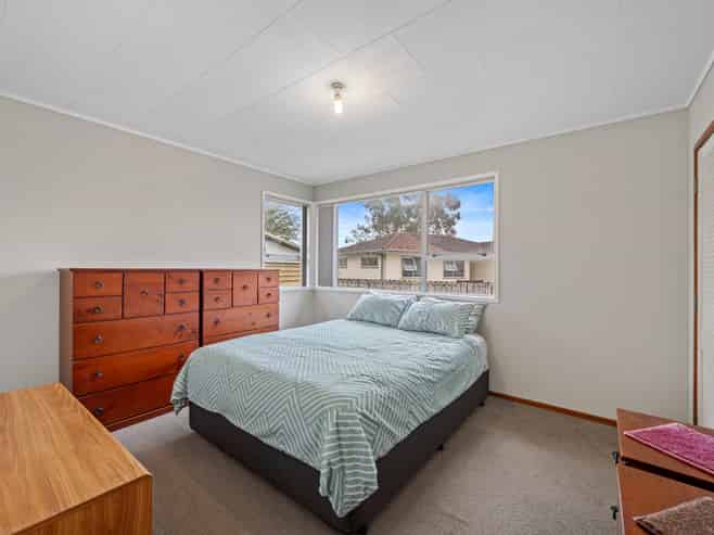 8 Aldo Place, Clover Park