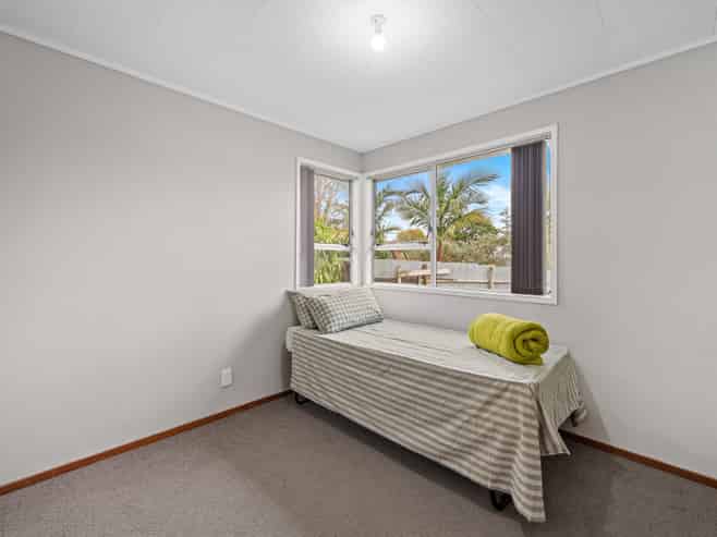 8 Aldo Place, Clover Park