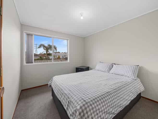 8 Aldo Place, Clover Park