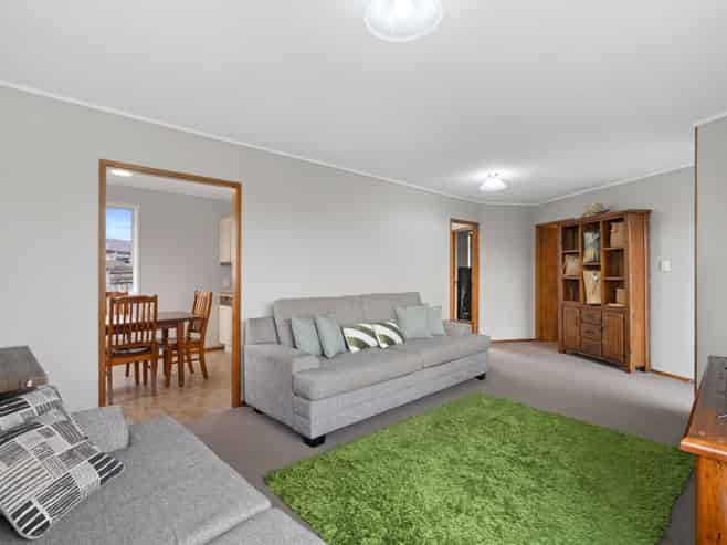 8 Aldo Place, Clover Park
