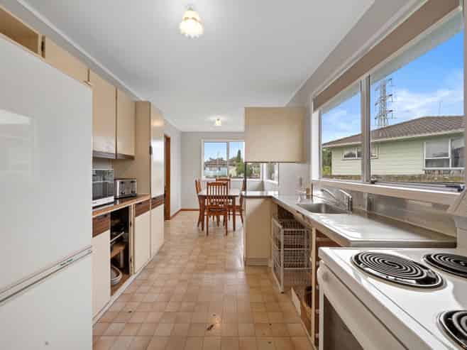 8 Aldo Place, Clover Park