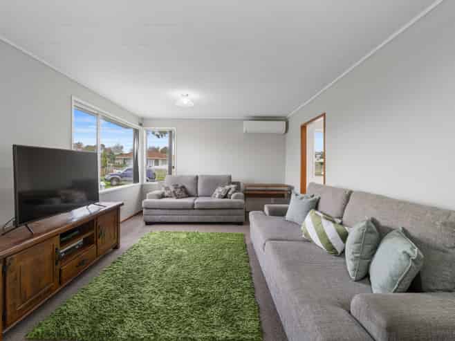 8 Aldo Place, Clover Park