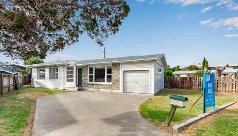 17 Winton Street, Paraparaumu Beach