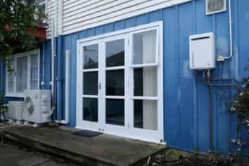 a/82 Severn St, Island Bay
