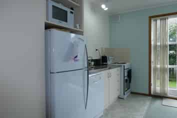a/82 Severn St, Island Bay