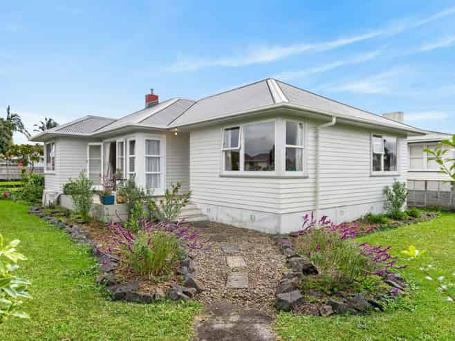 11 Erin Street, Tikipunga