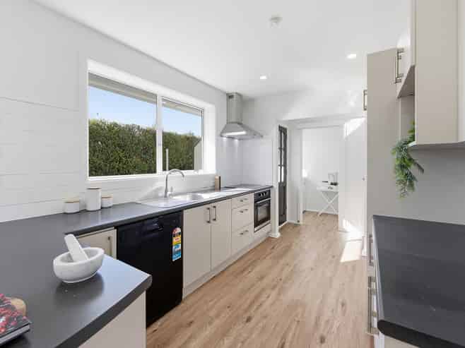 25 Landy Street, Dallington