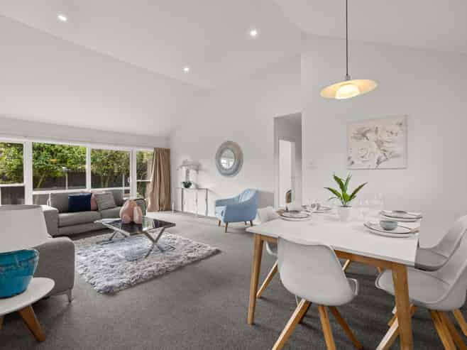 2/75 Garreg Road, Bryndwr