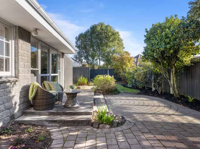 2/75 Garreg Road, Bryndwr