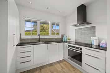 2/75 Garreg Road, Bryndwr