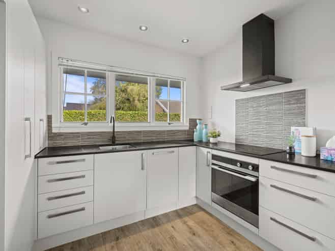 2/75 Garreg Road, Bryndwr