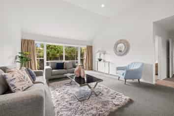 2/75 Garreg Road, Bryndwr