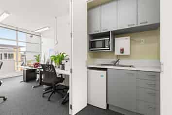 Suburban Office Investment | New Lease in Place