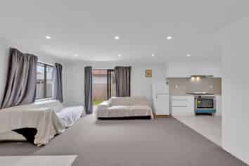 98A Holland Road, Fairfield