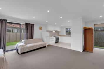 98A Holland Road, Fairfield