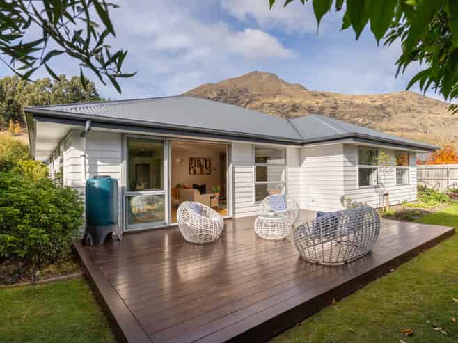 51 Risinghurst Terrace, Lower Shotover