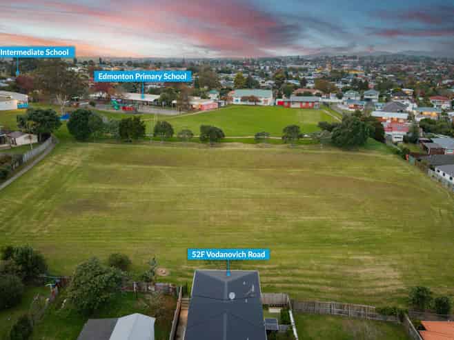 52f Vodanovich Road, Te Atatu South