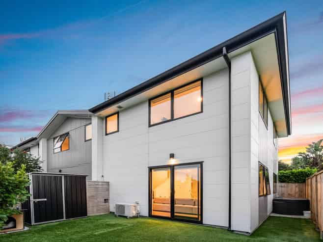 52f Vodanovich Road, Te Atatu South