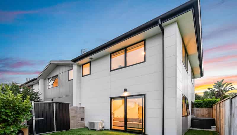 52f Vodanovich Road, Te Atatu South