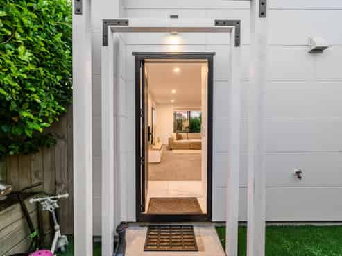 52f Vodanovich Road, Te Atatu South