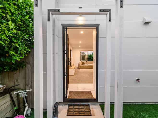 52f Vodanovich Road, Te Atatu South