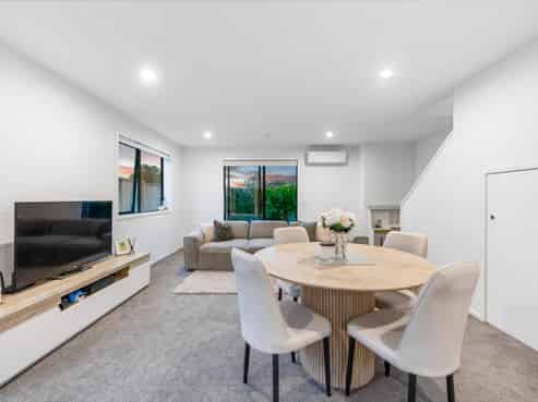 52f Vodanovich Road, Te Atatu South