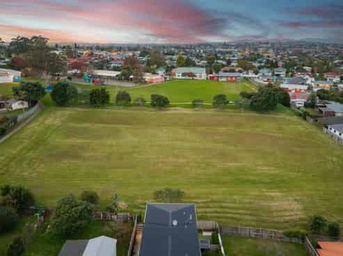 52f Vodanovich Road, Te Atatu South