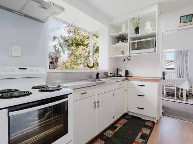 44 Garden Heights Avenue, Glenview