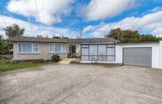 44 Garden Heights Avenue, Glenview
