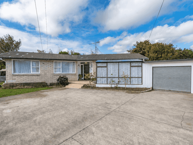 44 Garden Heights Avenue, Glenview