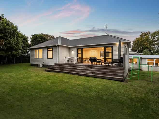 1 Moreland Road, Mount Albert