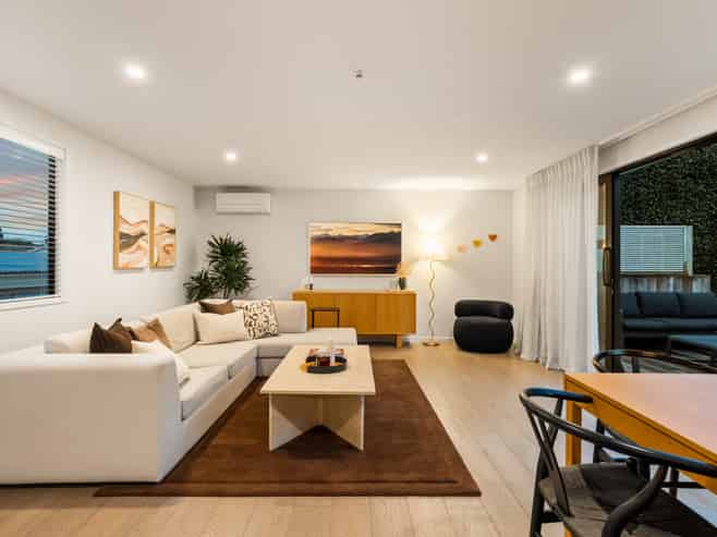 1 Moreland Road, Mount Albert