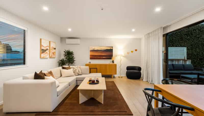 1 Moreland Road, Mount Albert