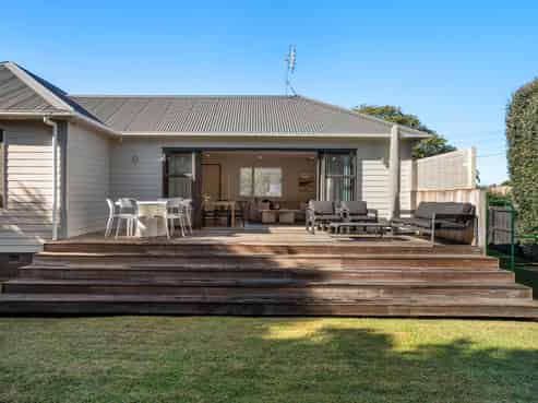 1 Moreland Road, Mount Albert