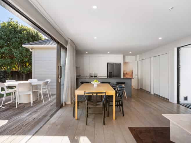 1 Moreland Road, Mount Albert