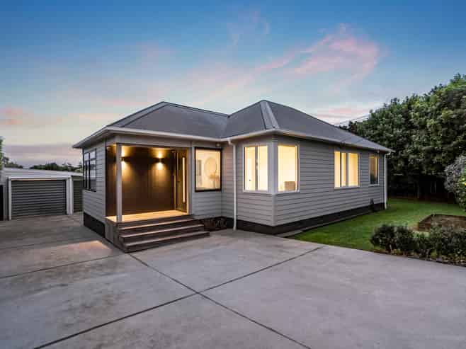 1 Moreland Road, Mount Albert