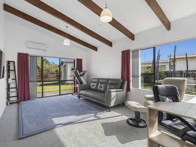 2/38 Waimea Street, Westown