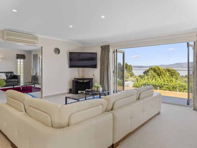 2/36 Shepherd Road, Waipahihi