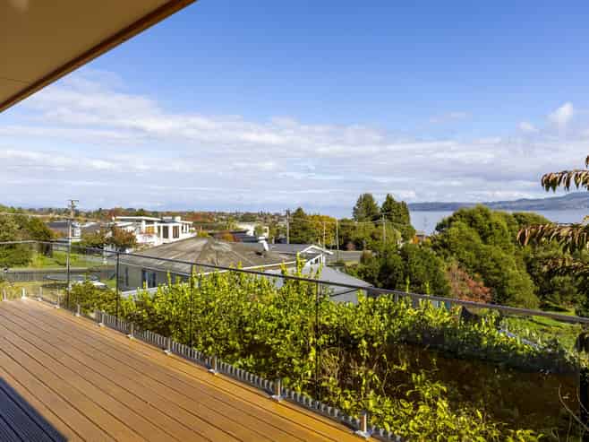 2/36 Shepherd Road, Waipahihi