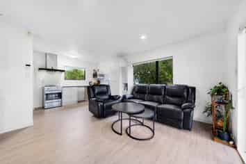15a Gossamer  Drive, Pakuranga